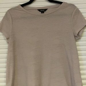 Vera Wang! EUC! Women’s Size small short sleeve designer top! 🔥HP